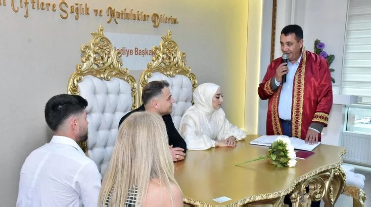 BAŞKANIMIZ ZUHAL ASLAN VE İLKAY ALKAN ÇİFTİNİN NİKAHINI KIYDI