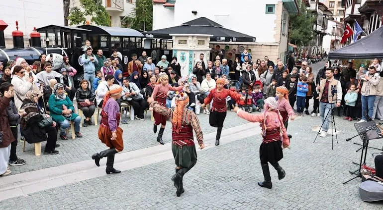 Kütahya Yöresel Lezzetler ve El Sanatları Etkinliği Renkli Görüntülerle Tamamlandı