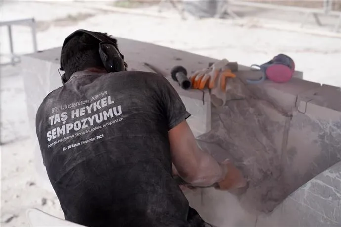 20. Uluslararası Alanya Taş Heykel Sempozyumu Devam Ediyor