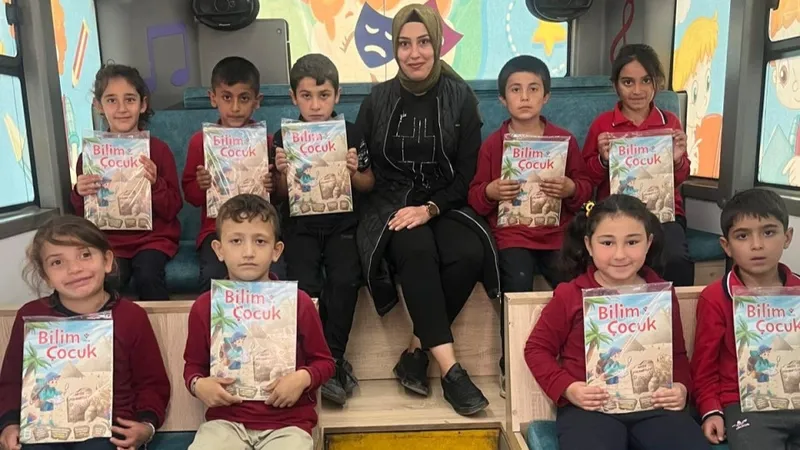 Mobil Çocuk Kütüphanesi Kırsal Mahallelerde Binlerce Çocuğa Ulaştı