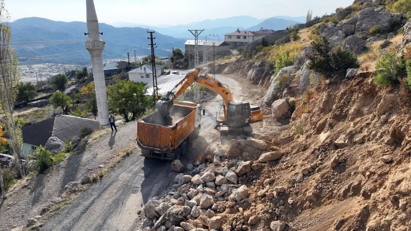 Ilıca Bölgesinde Yol Genişletme Çalışmaları Tamamlanıyor