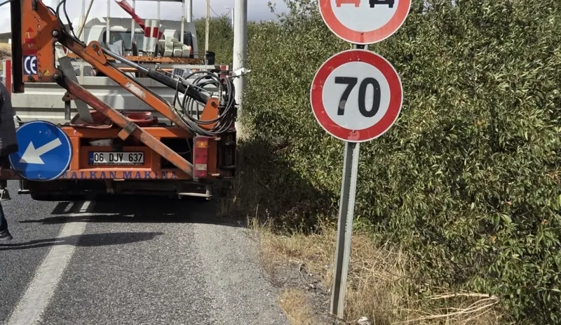 32 Bin 845 Trafik Levhası Kaldırıldı