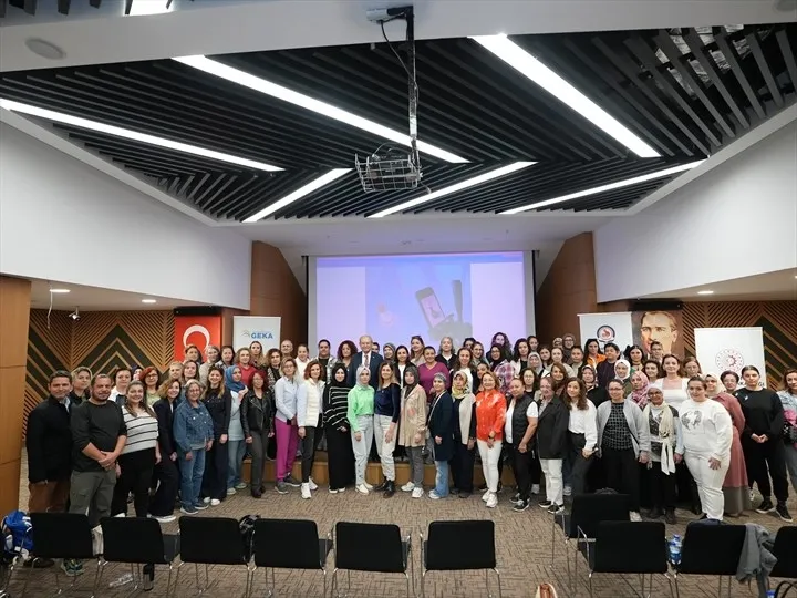 Üreten Kadınlar İçin E-Ticaret Eğitimleri Sürüyor