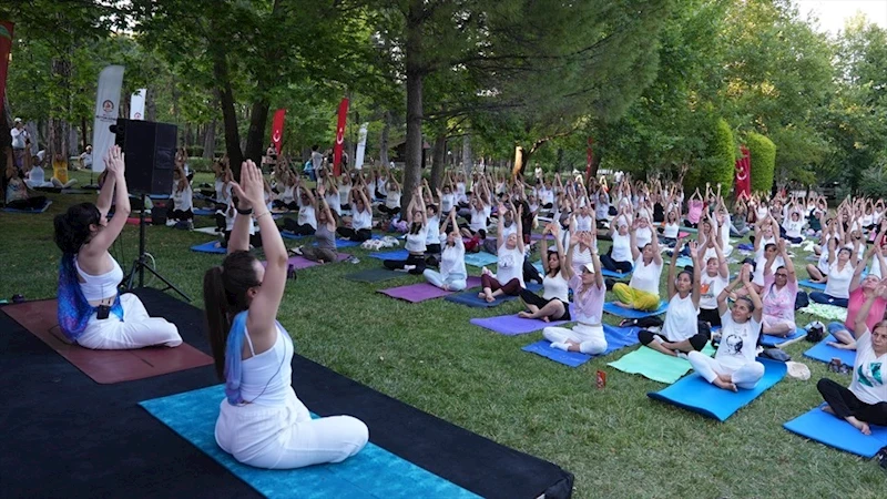 Dünya Yoga Günü etkinliğine yoğun ilgi