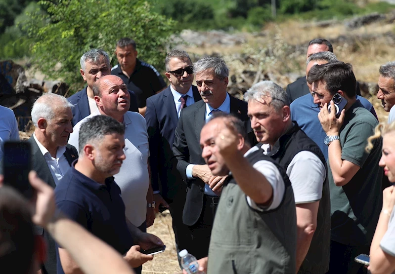 Büyükşehir’den Söğütlü’de çıkan yangınla ilgili açıklama: Yusuf Alemdar ihbardan hemen sonra bölgeye hareket etti
