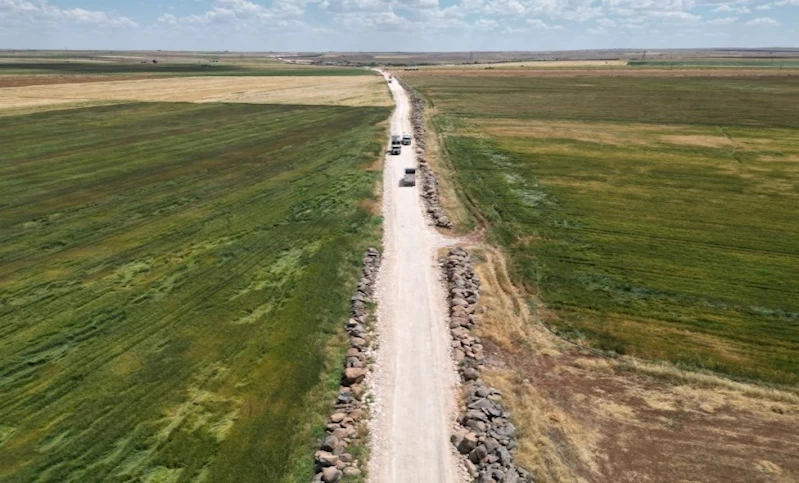 BÜYÜKŞEHİR BELEDİYESİ’NDEN SİVEREK KARAKEÇİ BÖLGESİ’NDE YOL ATAĞI
