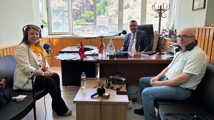 BAŞKANIMIZ, TRT TRABZON RADYOSU’NDA ZEYNEP ÜLKÜ YILDIRIM’IN “HAYATIN İÇİNDEN” PROGRAMINA KONUK OLDU