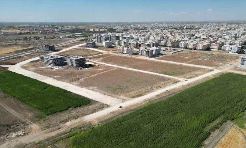 BÜYÜKŞEHİR, VİRANŞEHİR’E YENİ CADDE VE YOLLAR KAZANDIRIYOR