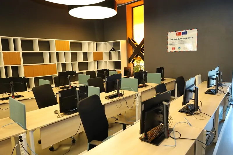 Dijital Gençlik Merkezi kapılarını açtı, kayıtlar başladı