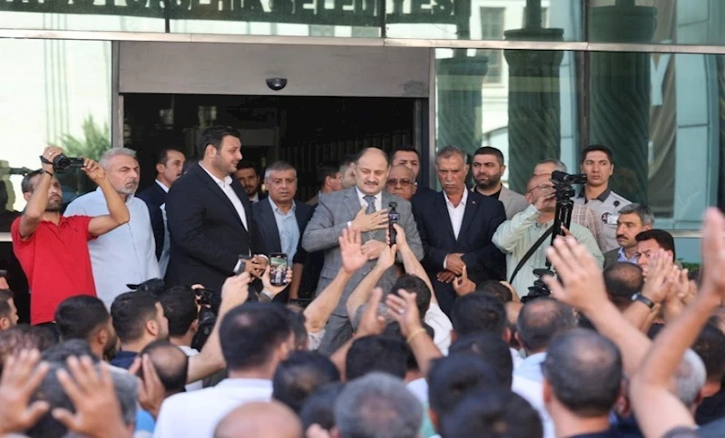 ŞANLIURFA’DA GEÇİCİ İŞÇİLERİN HAYALİ, BAŞKAN GÜLPINAR İLE GERÇEK OLDU