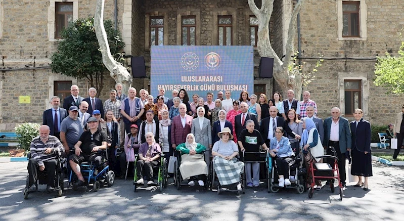 Bakanımız Göktaş, Darülaceze bağışçılarıyla bir araya geldi
